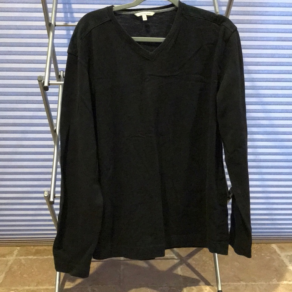 Black v neck sweater